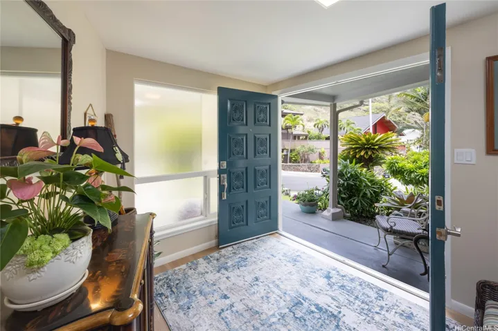 An easy entry that is grand and inviting.