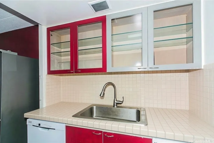 Lots of cabinet space