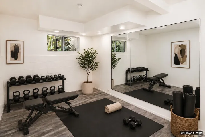 BONUS ROOM! Use it however you'd like - a home gym, office, guest room, etc.