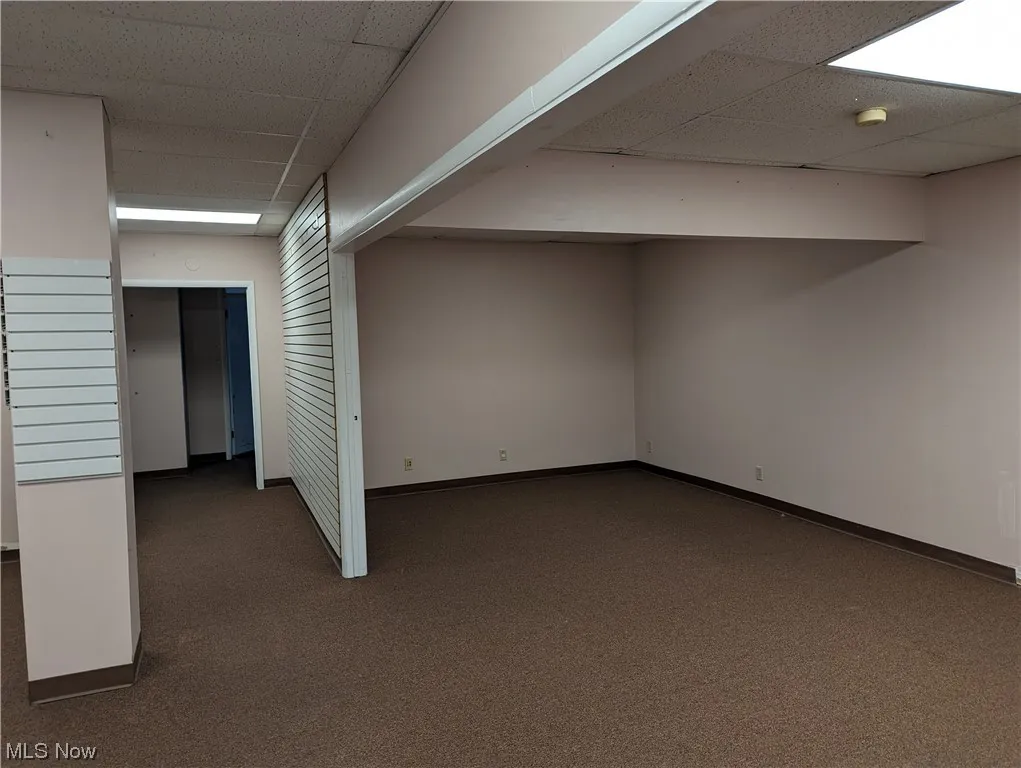 Large side area off to the right as you head toward the middle of the rental space.