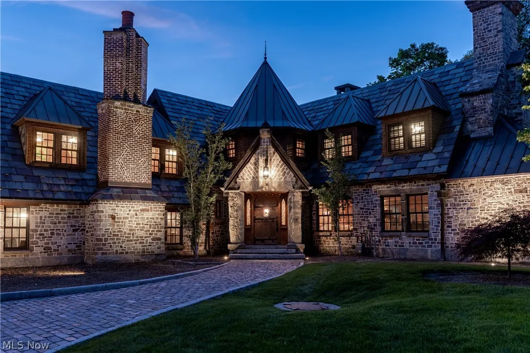 View of front of house with a front lawn