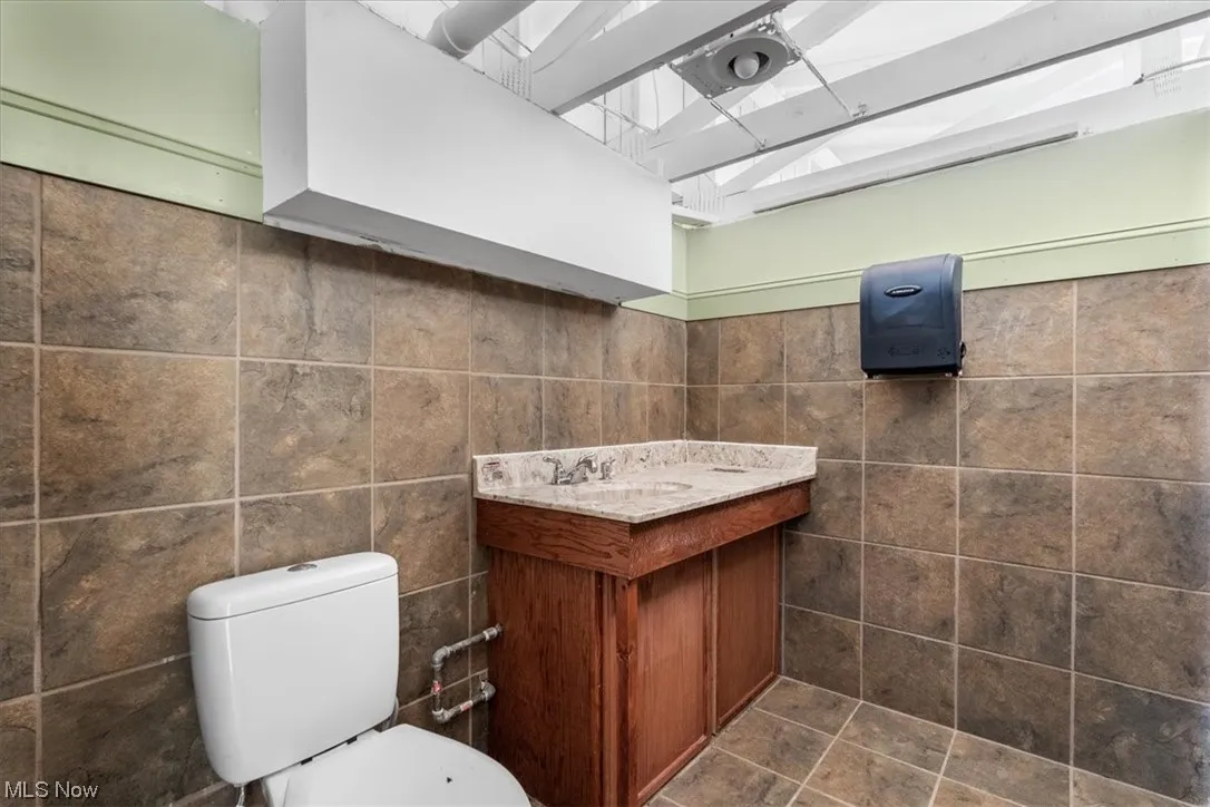 1903 Grand Central Avenue, Vienna, West Virginia 26105,MLS Now Listing ID