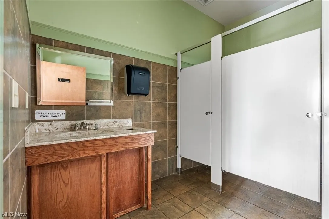 1903 Grand Central Avenue, Vienna, West Virginia 26105,MLS Now Listing ID