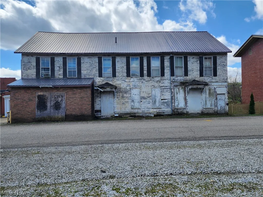 Attached Building on 3rd Parcel