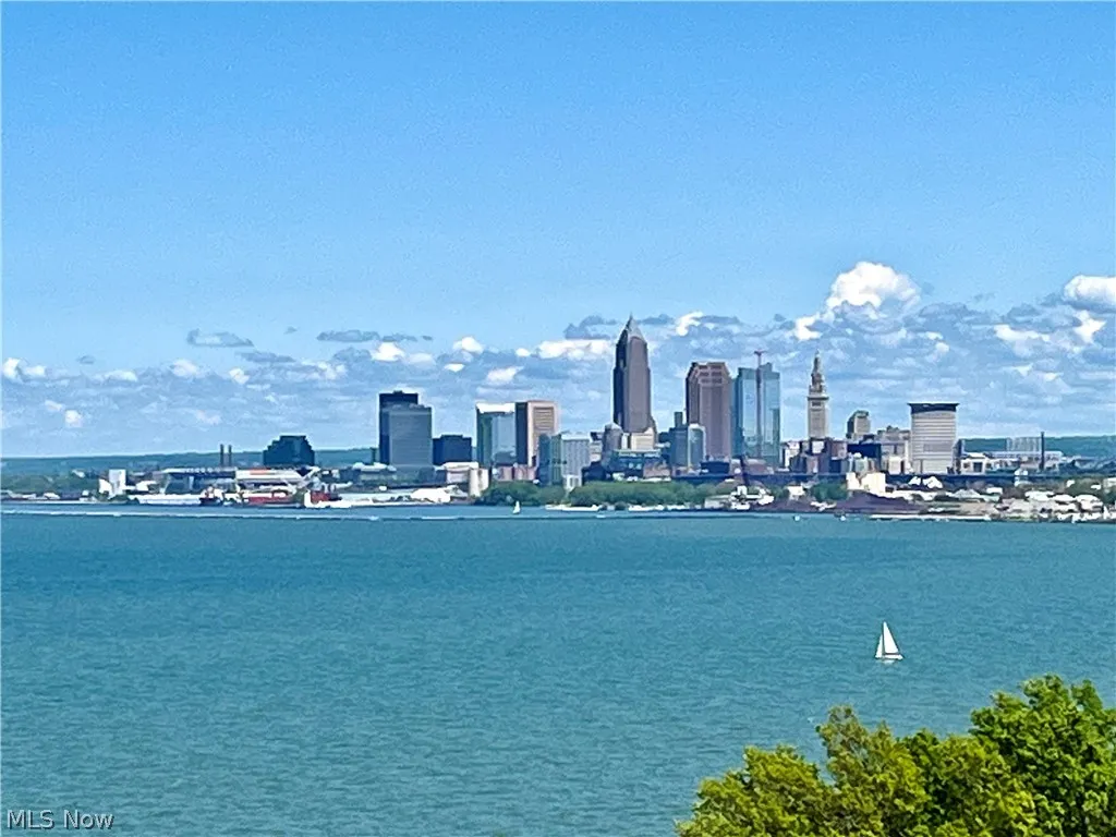 Cleveland, Ohio downtown view from balcony overlooking Lake​​‌​​​​‌​​‌‌​‌‌​​​‌‌​‌​‌​‌​​​‌​​ Erie