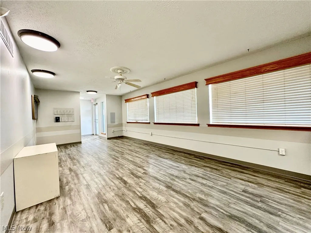 Alternate view of 2 room waiting area