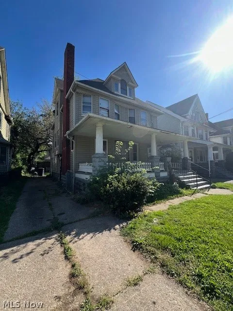 View of front facade featuring a porch