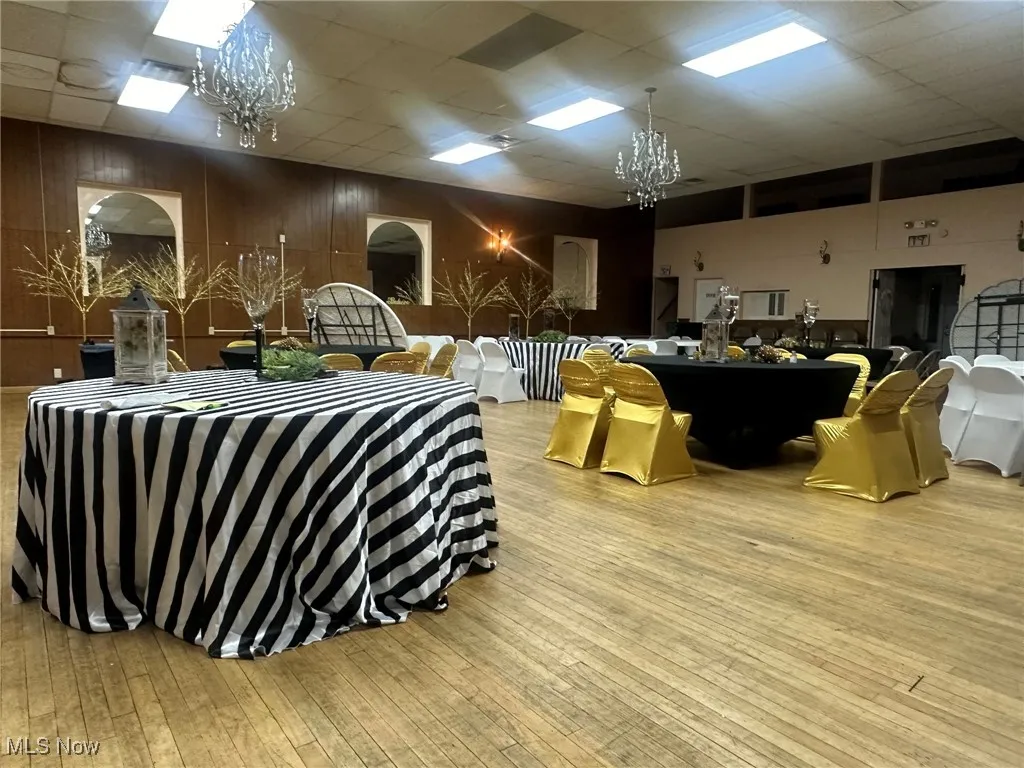 Welcome area featuring an inviting chandelier