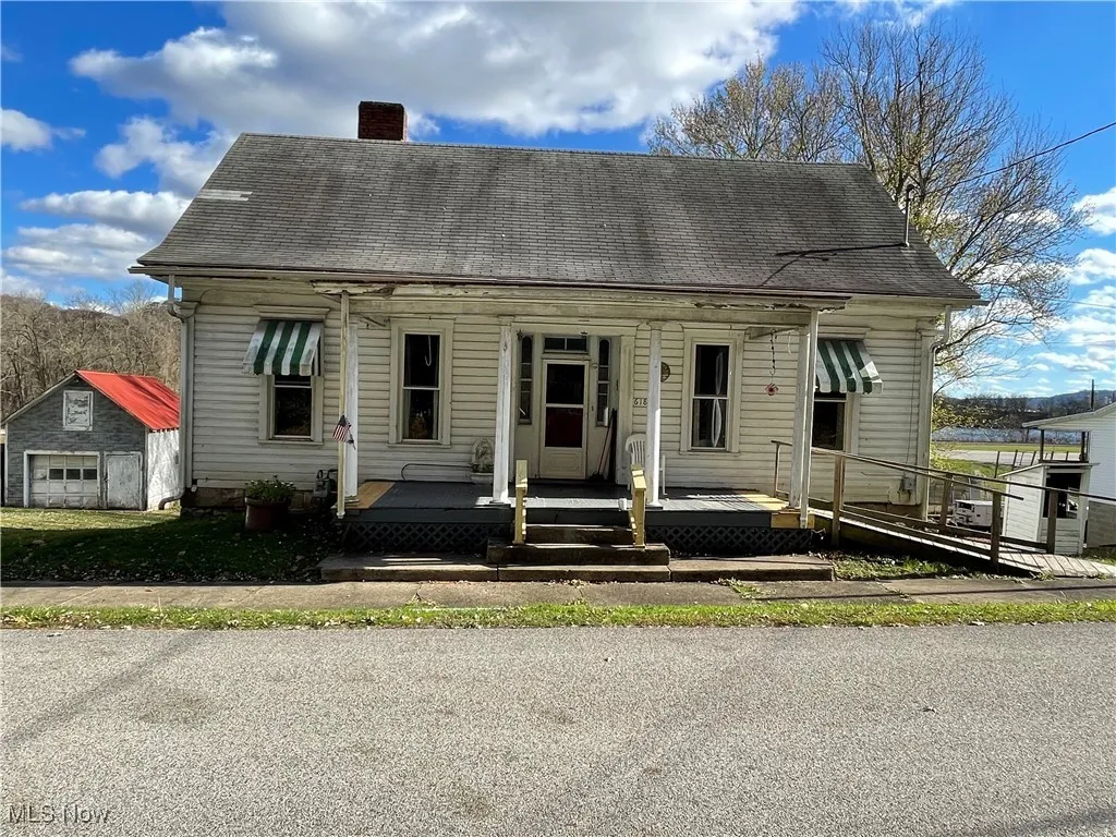 View of front of house with a porch