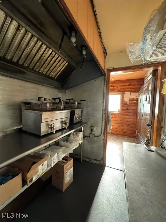 Kitchen featuring lofted ceiling