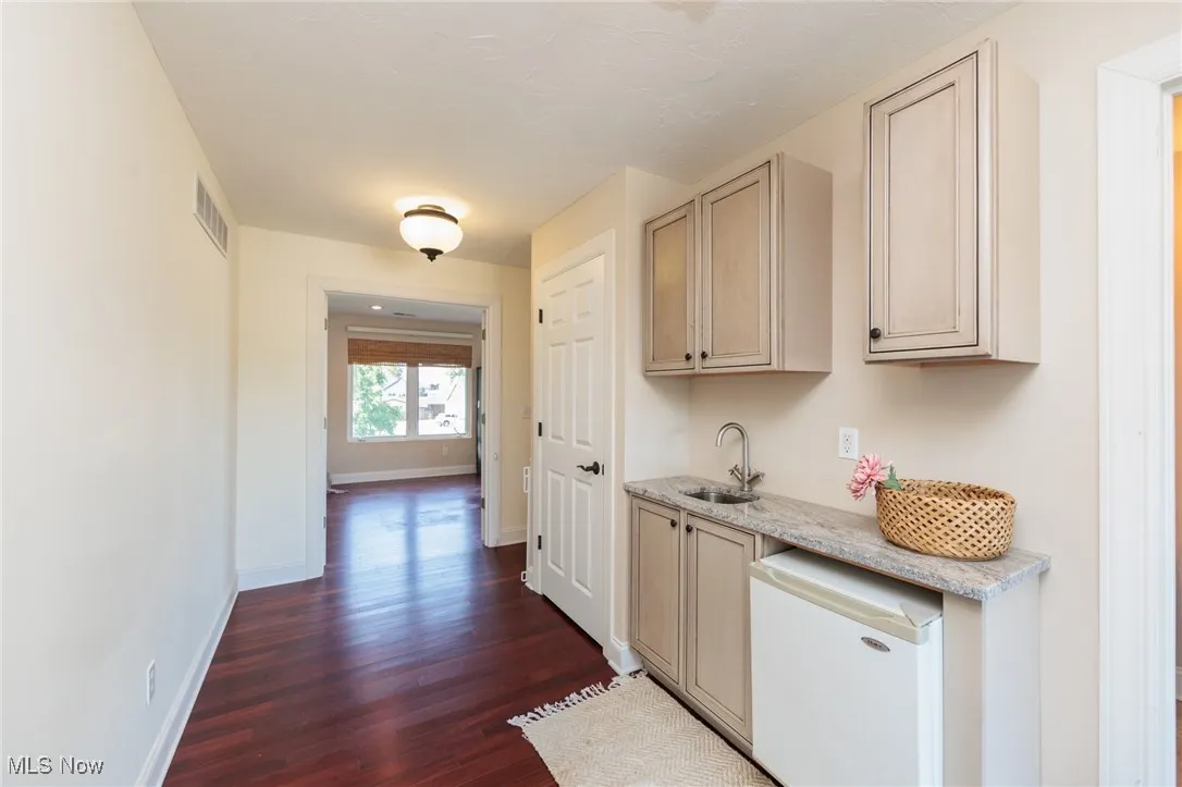2nd floor wet bar area