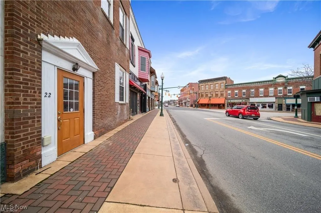 22 E. Main St, Downtwon Geneva