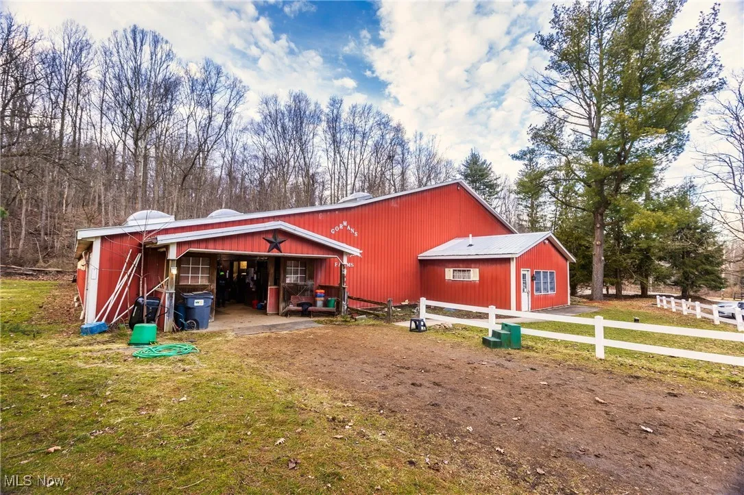 1/10 th of a mile down the road to store horses. Please note this is for informational purposes only this barn is not included with the sale of the property. Thank you.