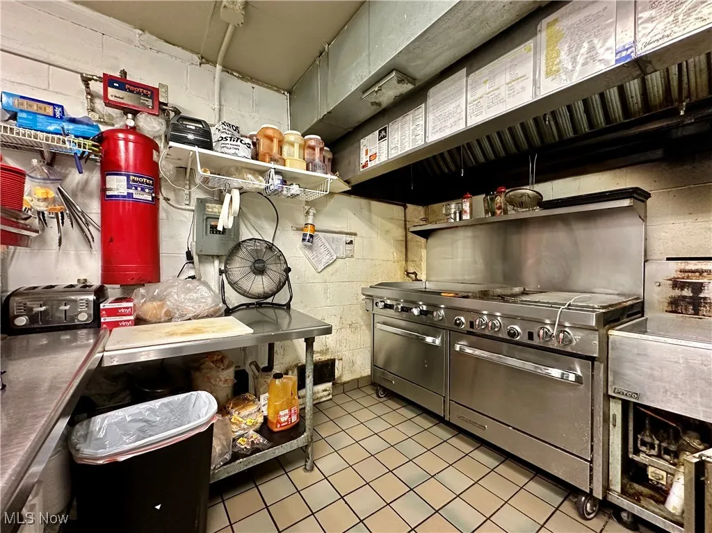 1111 Niles Cortland Road, Howland, Ohio,MLS Now Listing ID