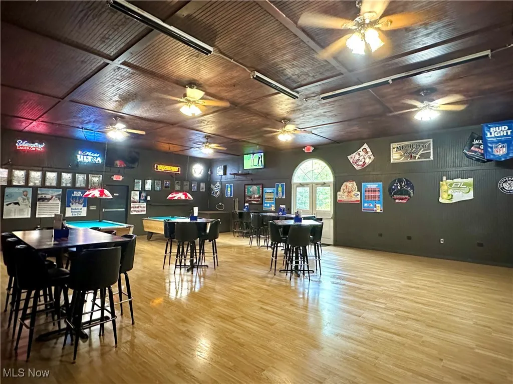 Side room