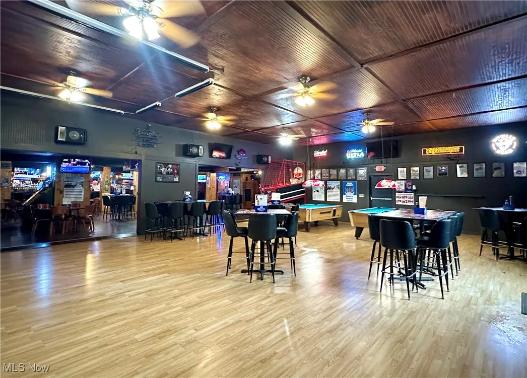 Side room