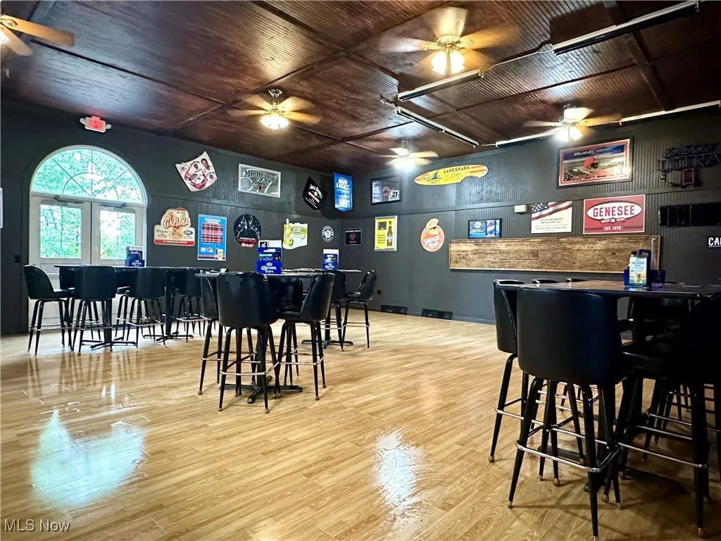 Side room