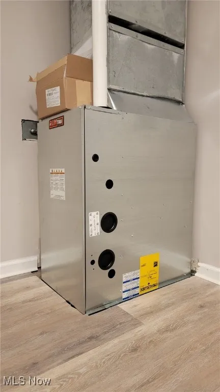 Utilities with heating unit