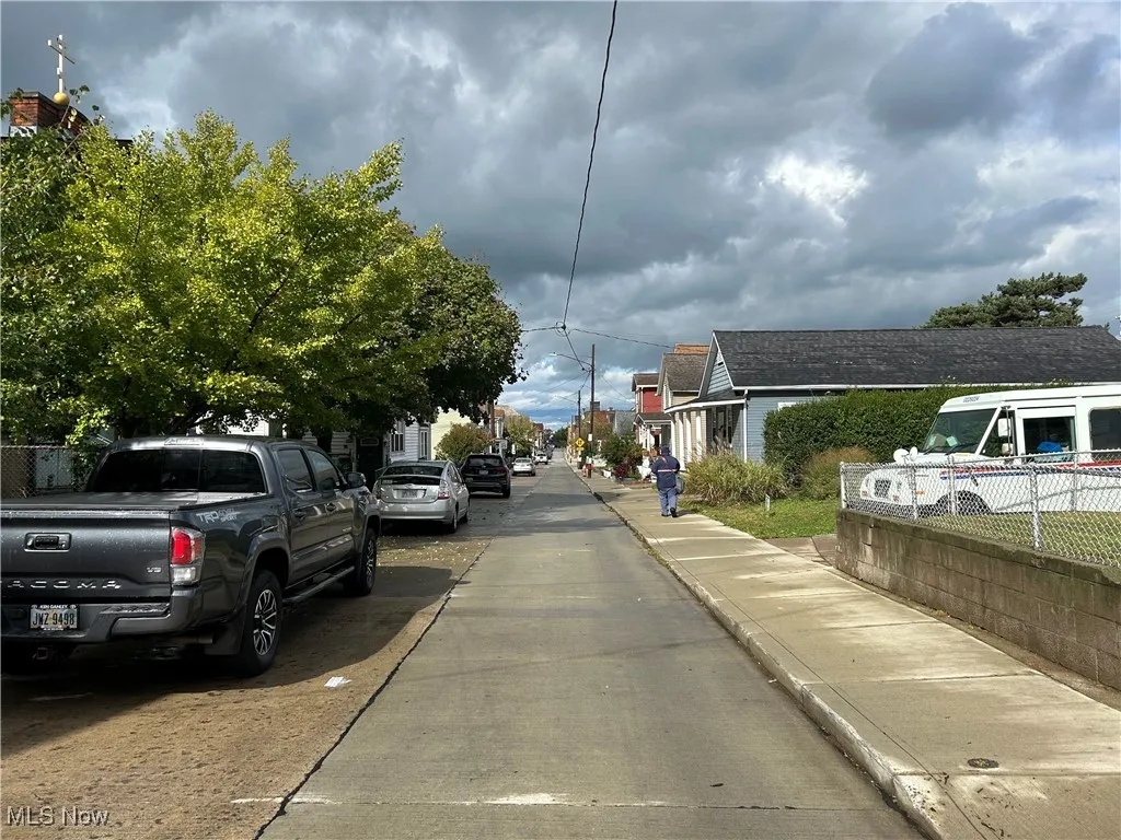West 69th Street View
Walking distance to Lake