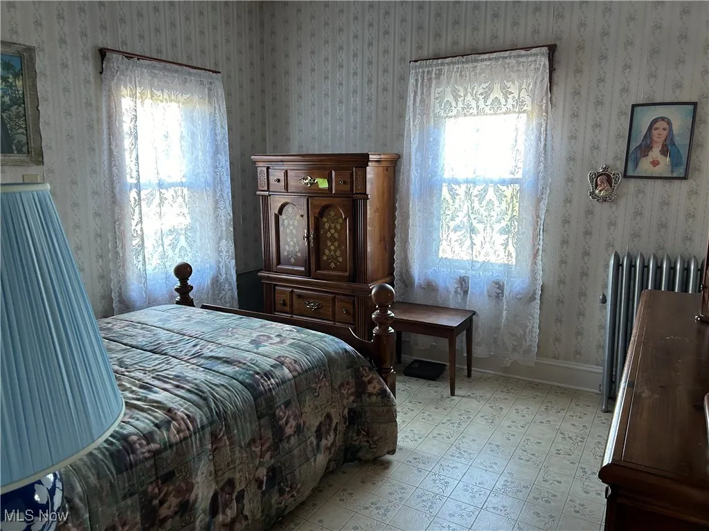 Three good size bedrooms down