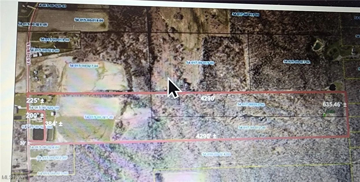 Map location, this property does not include 2 homes, barn or pond behind white house.  there is another pond back by woods included