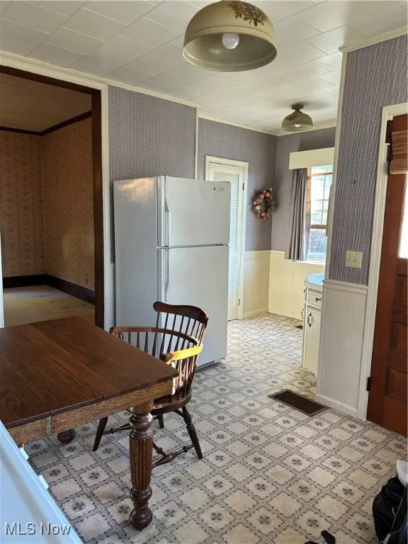 eat in kitchen