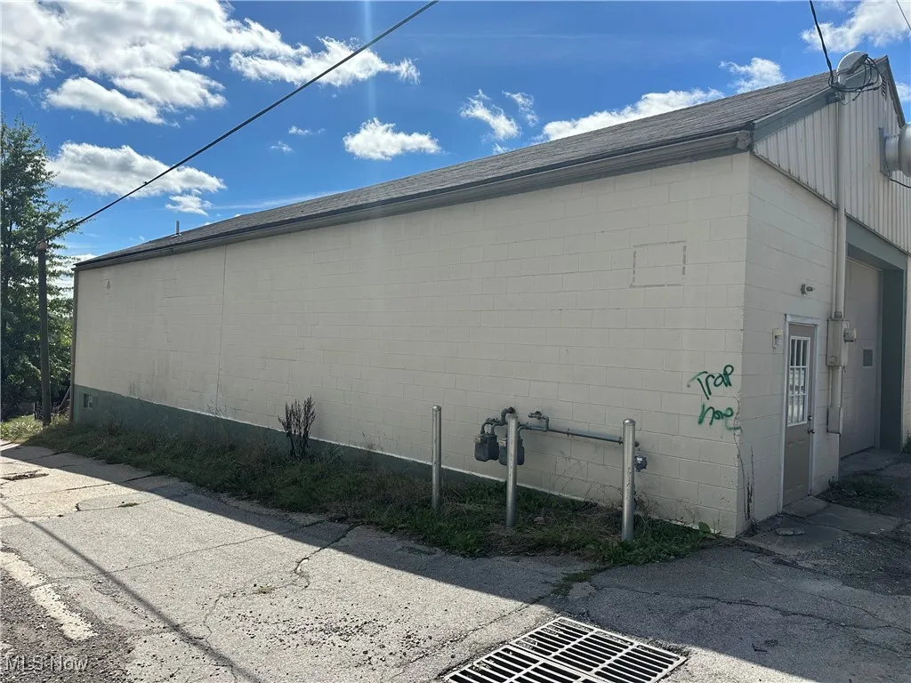 View of side of property