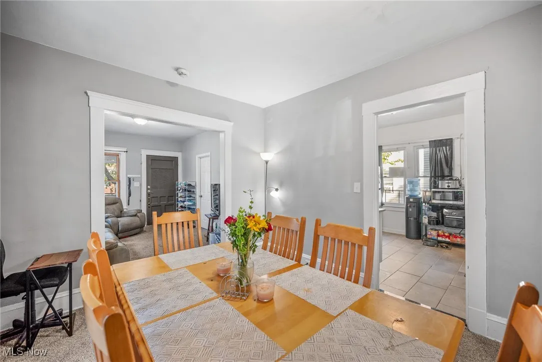Dining room with light carpet