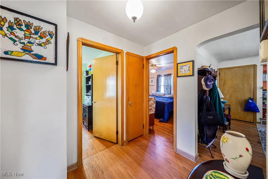 Flowing hardwood floors throughout