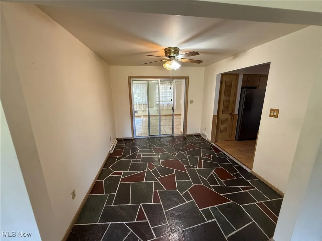 Empty room with ceiling fan