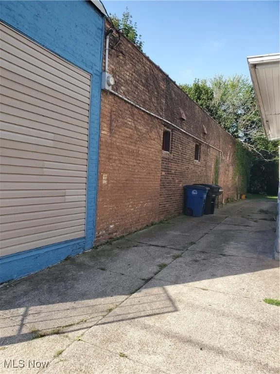 View of side of home