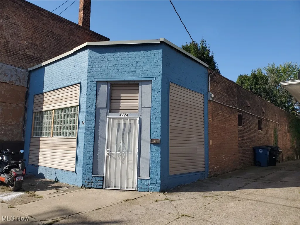 View of side of home