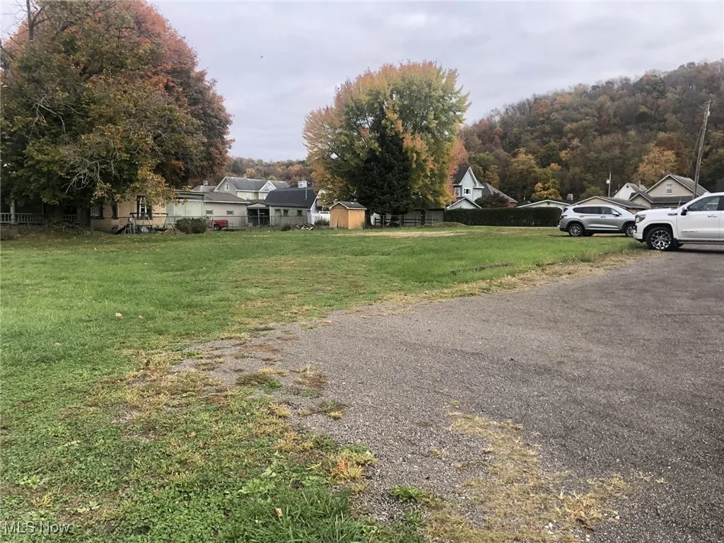 parking or space for a 3rd business Large level lot for abundant additional venture