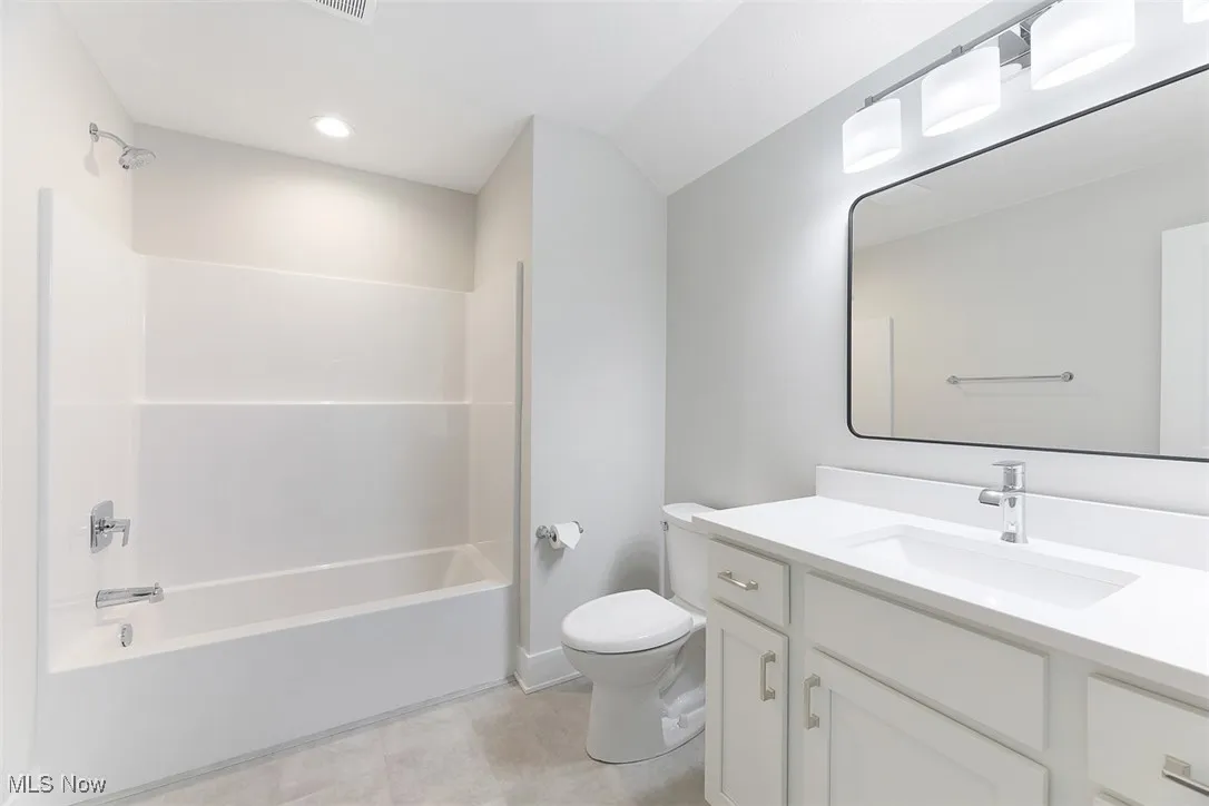 2nd Floor Full Bath