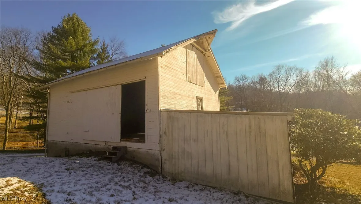 Rear of bank barn enter to find a space to make your own hobbies, crafts, gym, workshop...