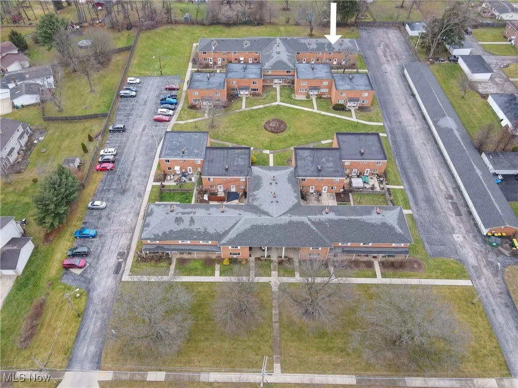 Birds eye view of property