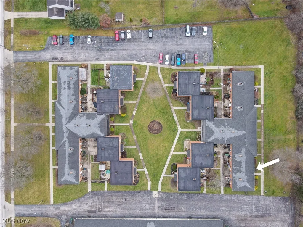 Birds eye view of property