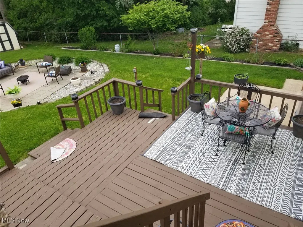 View of the deck from the upper platform