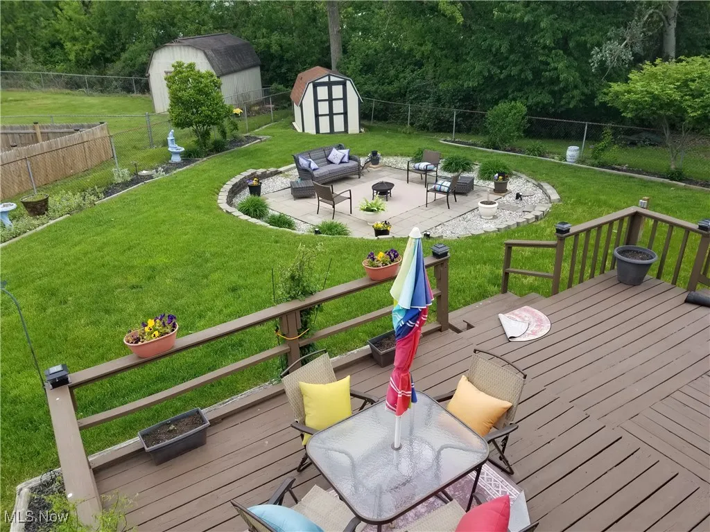 View of the deck from the upper platform
