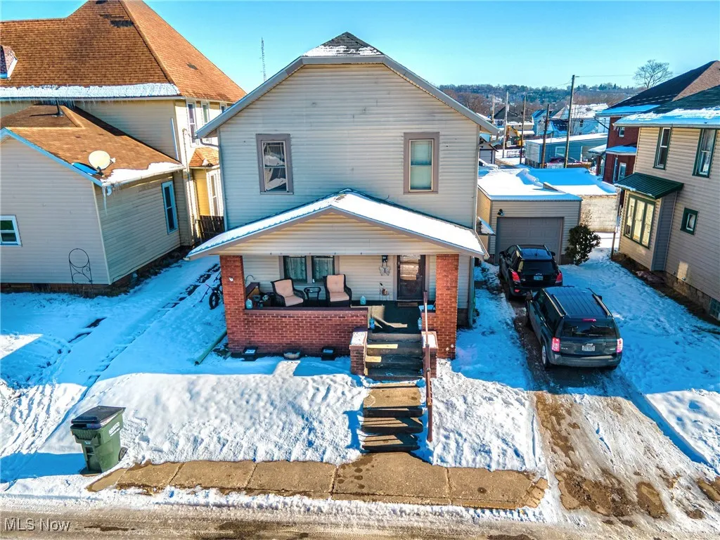 View of front of property featuring a porch
