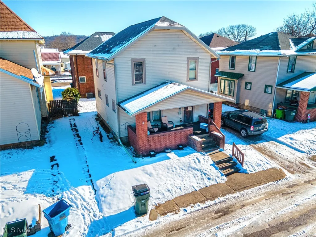 Front of property with a porch
