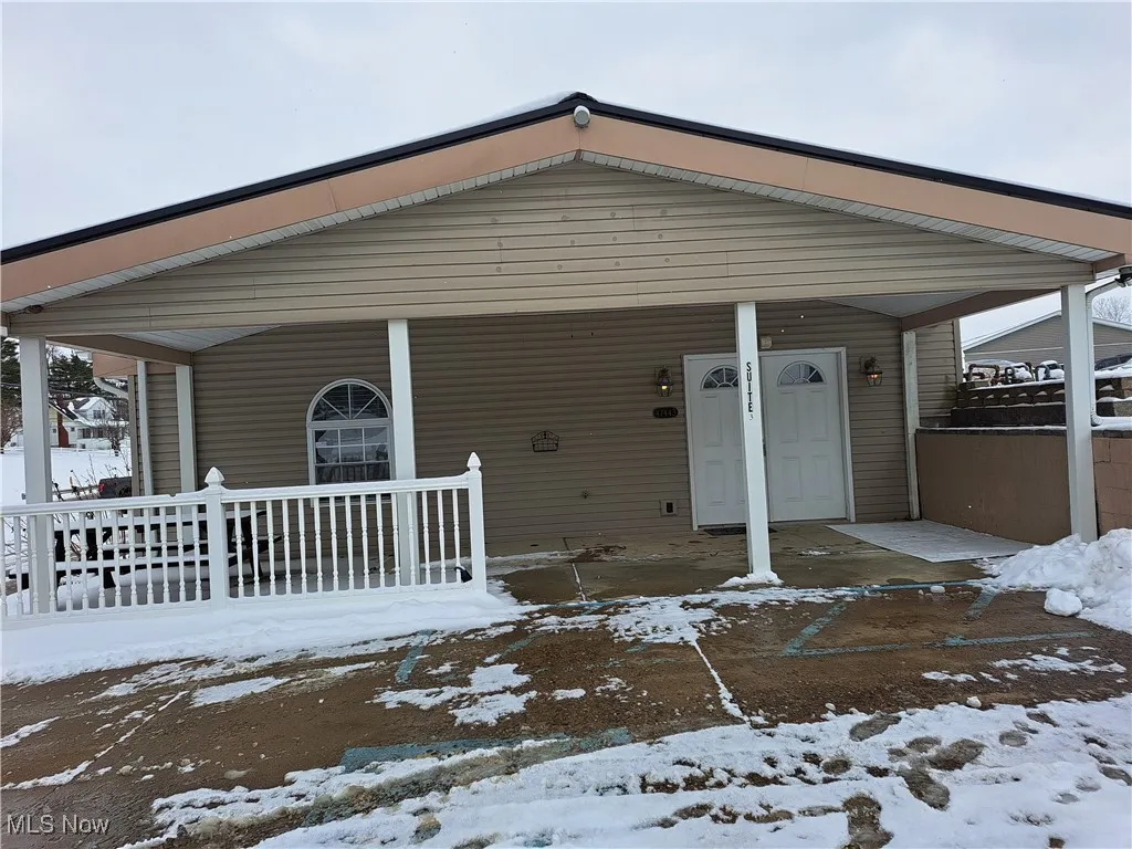 View of front facade with a porch
