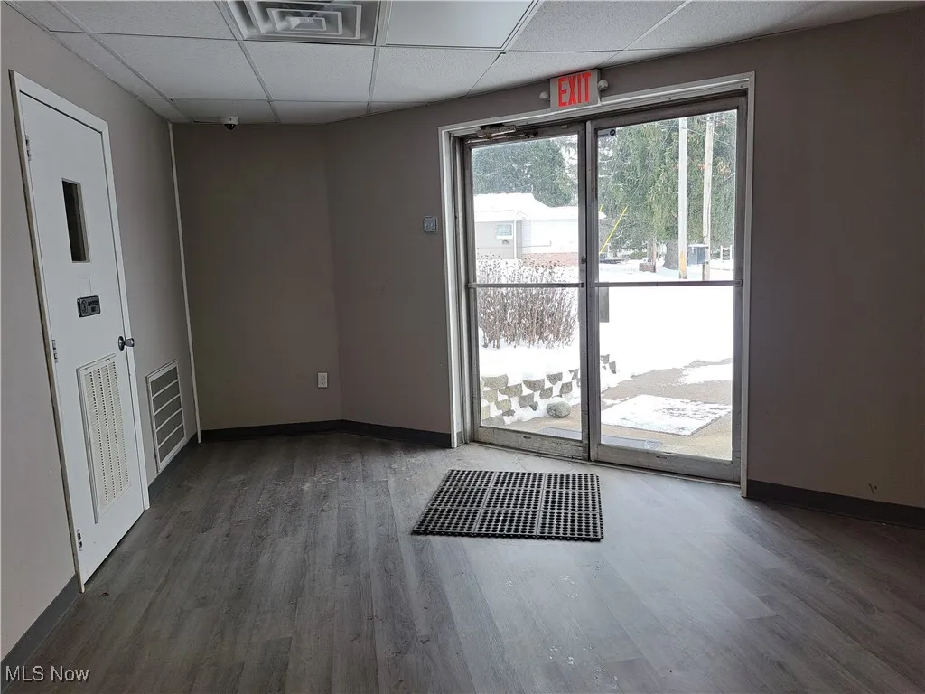 Side double door entrance