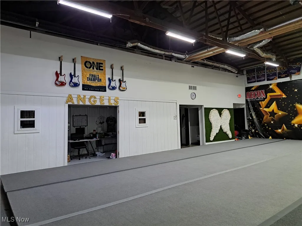Warehouse/gym/fitness/dance center