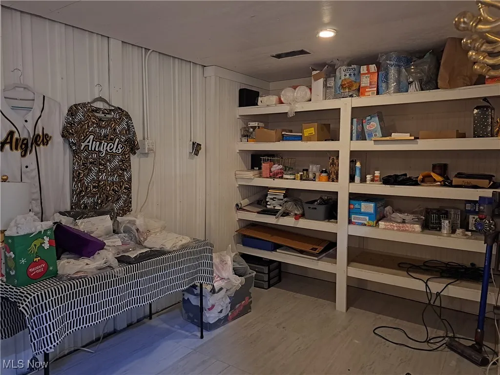 Office/storage