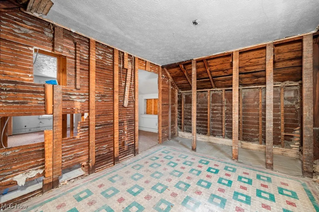 111 S Center Street, La Grange, Ohio,MLS Now Listing ID
