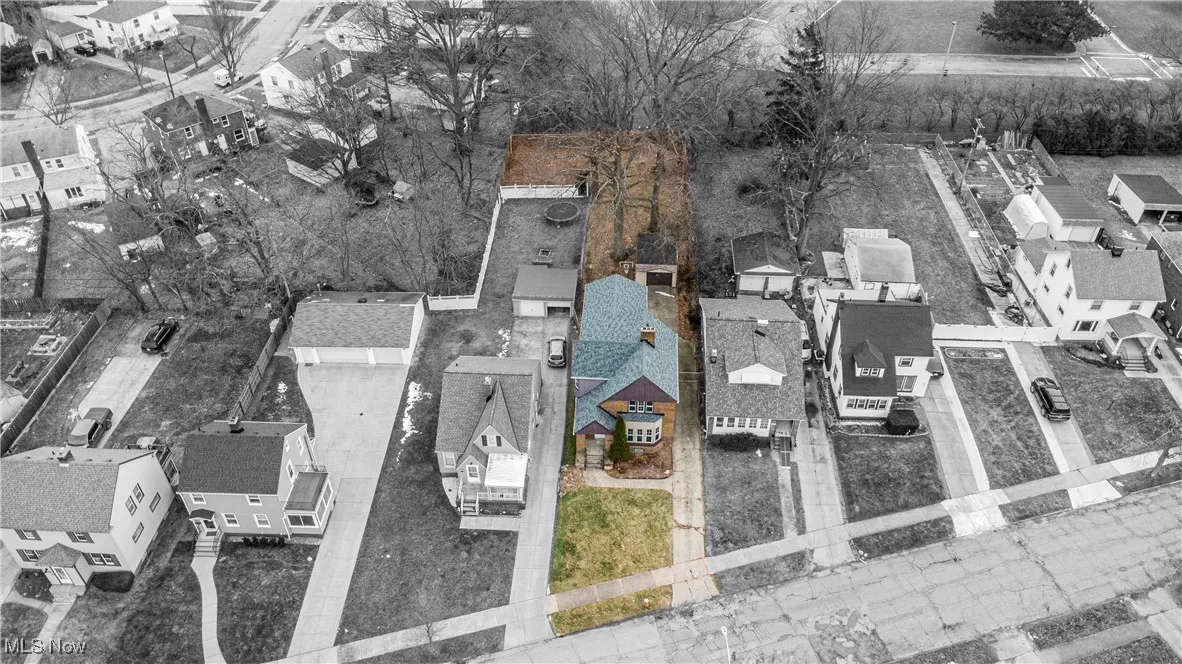 Birds eye view of property