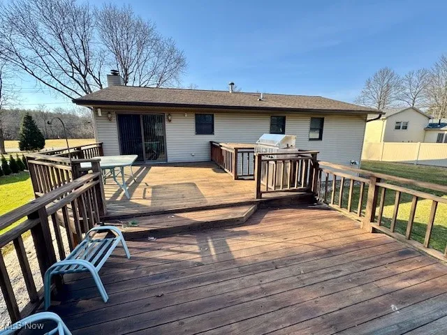 Large deck with gas grill