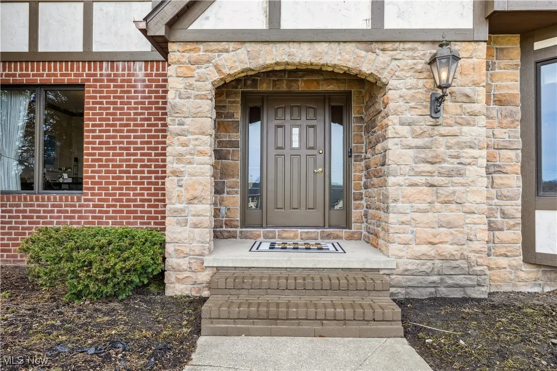 walk right in to the large foyer