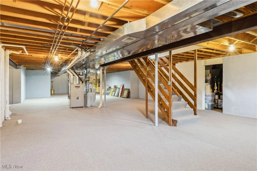 Large Lower Level that can be used for many purposes